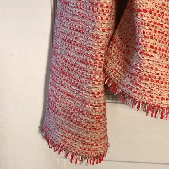 Women's Tweed Blazer Jacket in Pink & Cream Tailored Transition
Size 8 Fringed - Picture 6 of 10